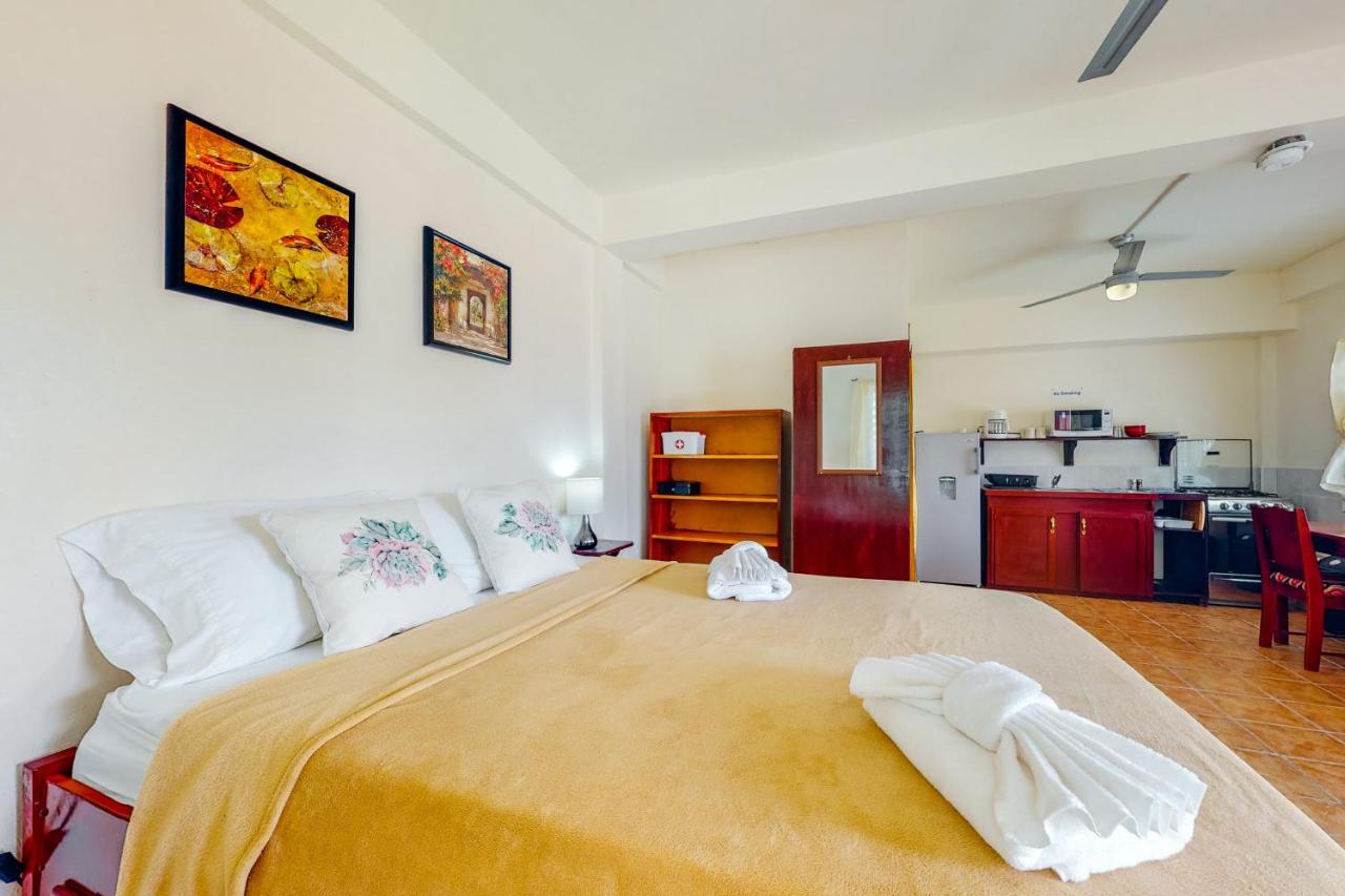Willow 2 At Island Cabanas Gold Standard Certified Caye Caulker Kültér fotó